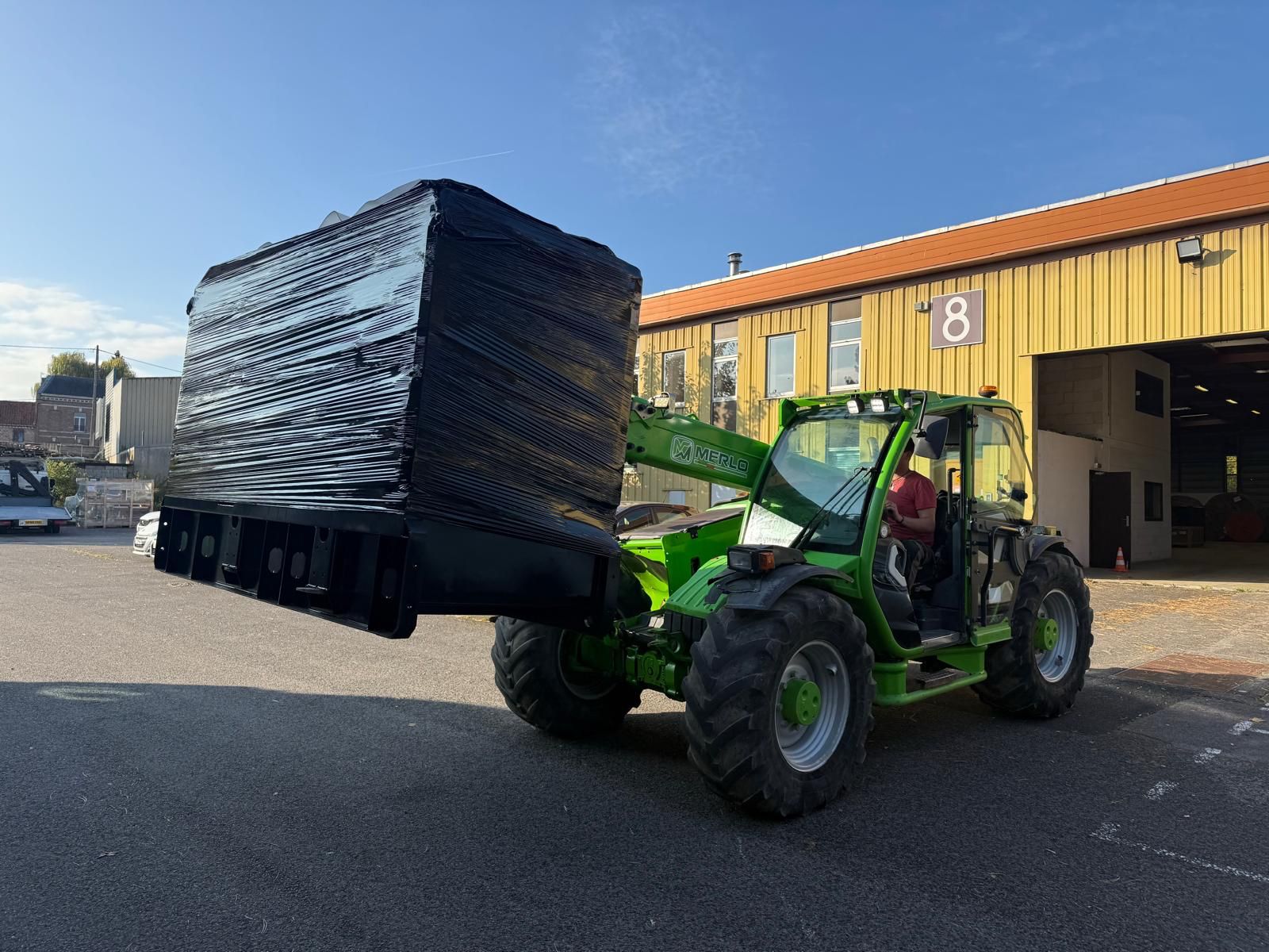 WhatsApp Image 2025-10-21 at 18.41.05